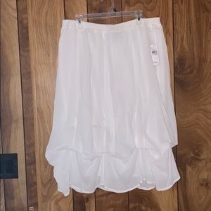 NWT XL ND New Directions White Ruffled Skirt